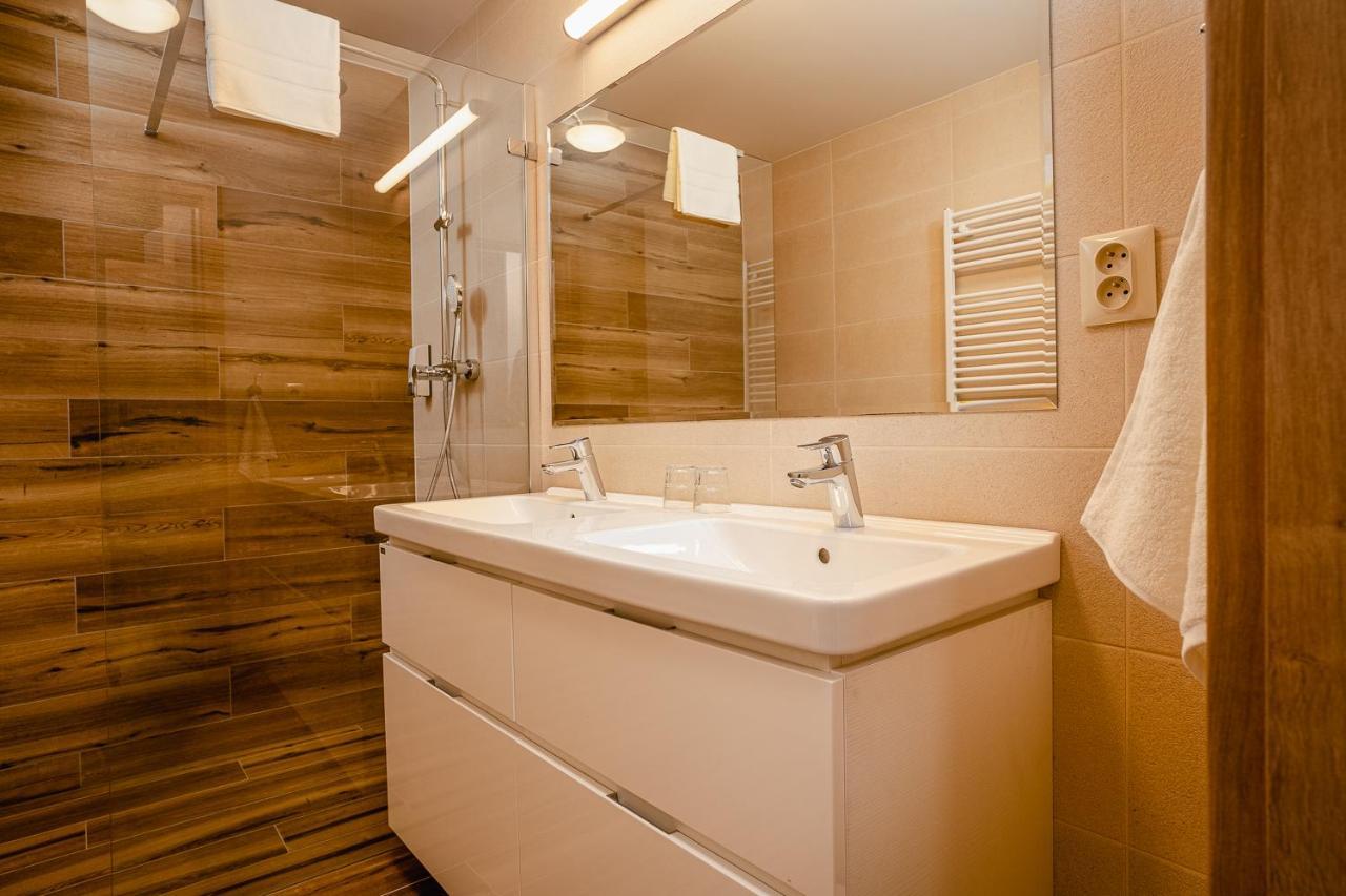 Garni Hotel Dock Bratislava Extérieur photo