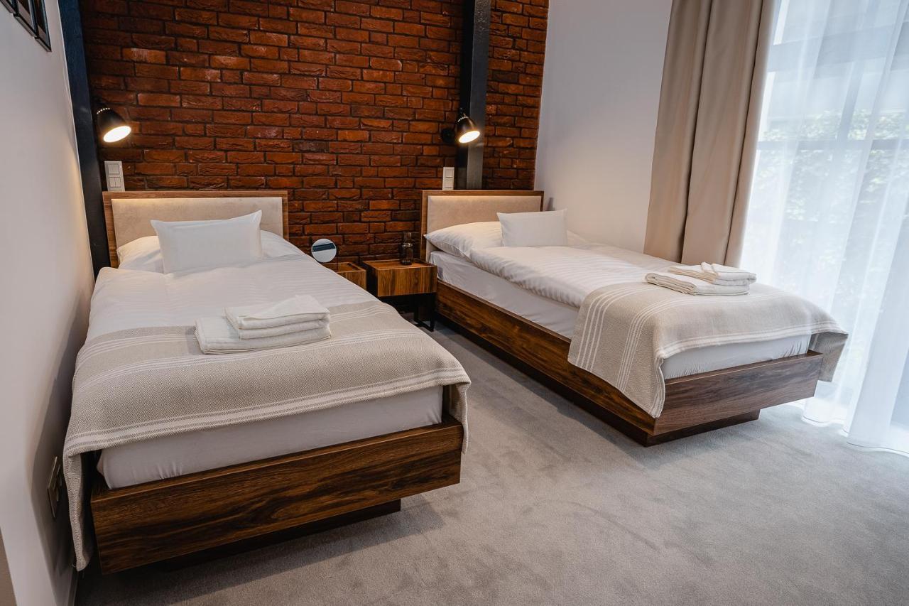Garni Hotel Dock Bratislava Extérieur photo