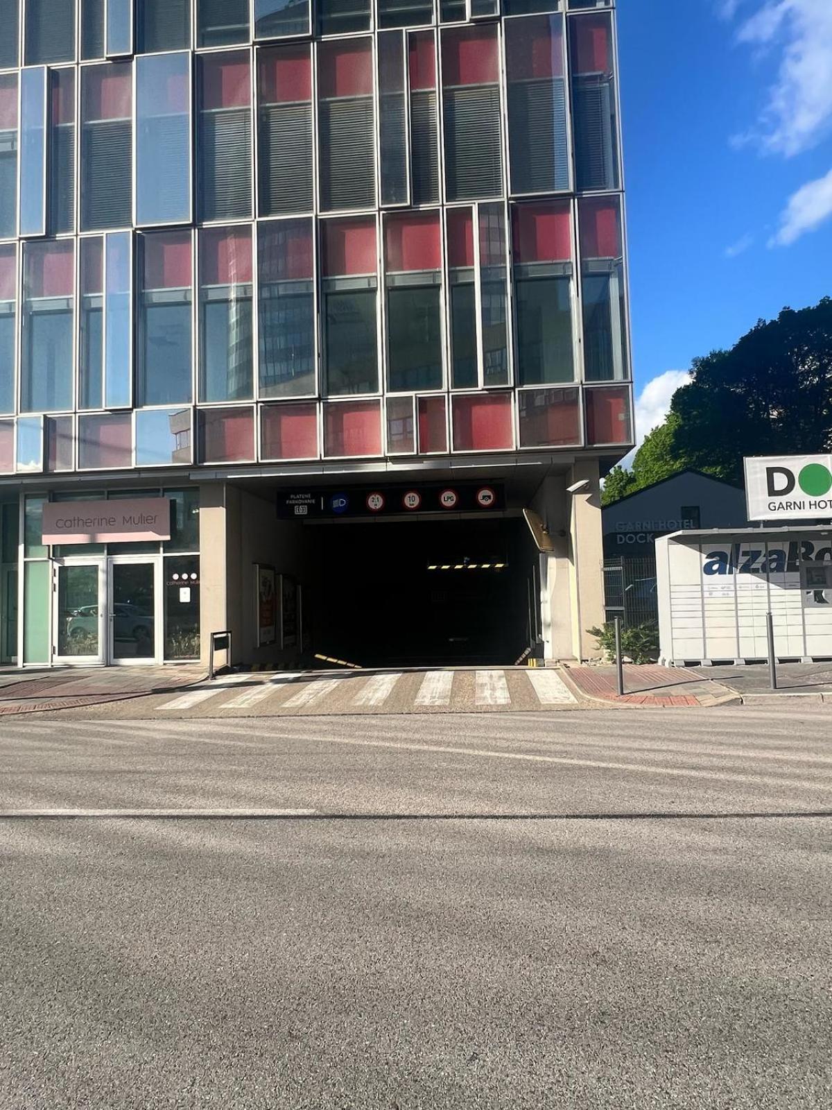 Garni Hotel Dock Bratislava Extérieur photo